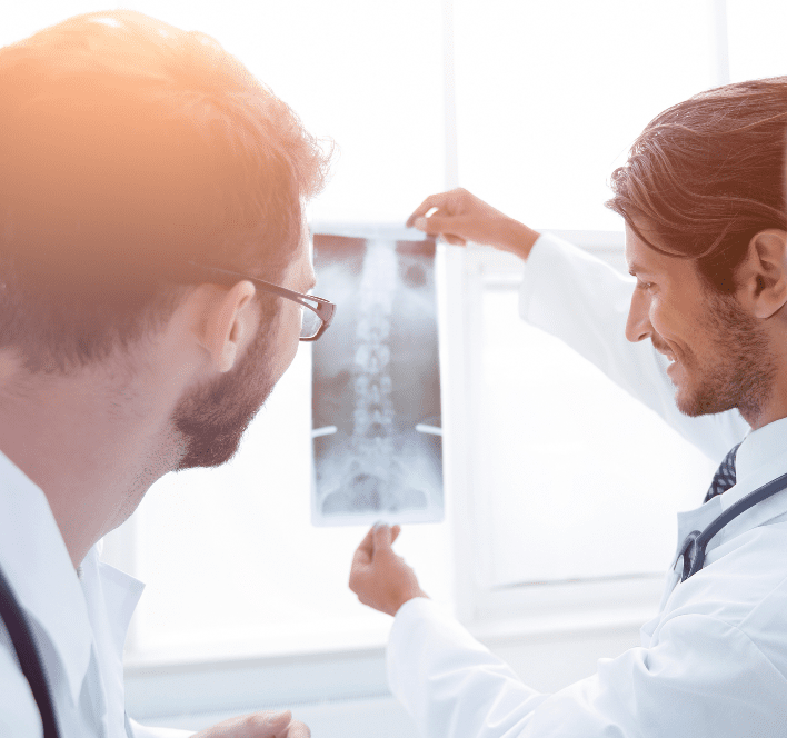 Doctors looking x-ray